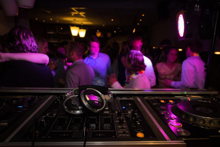 ile kosztuje dj na wesele